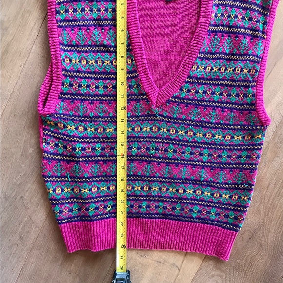 Raspberry and lime, retro sweater vest. - Picture 4 of 5